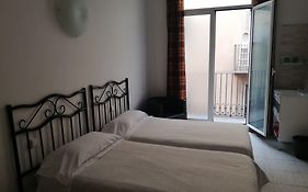 Hostal River